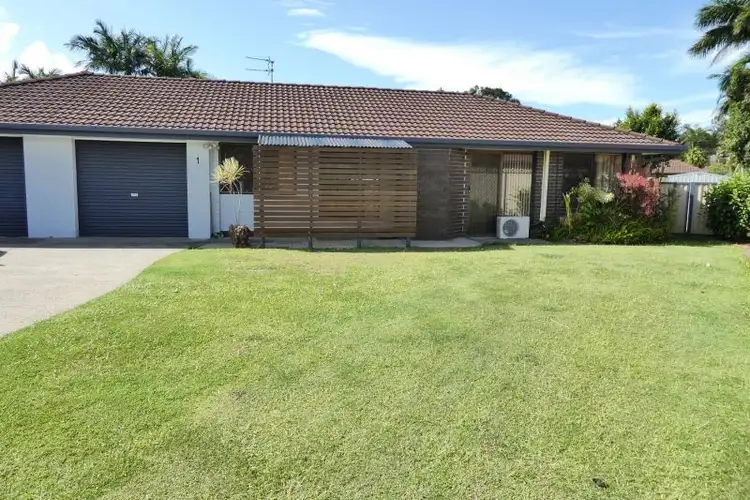 1/9 Elm Crt, Labrador QLD 4215