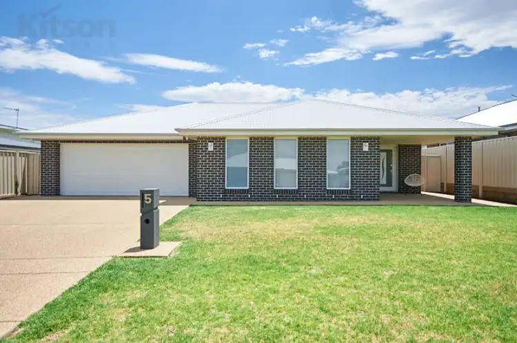 5 Cunjegong Loop, Gobbagombalin NSW 2650