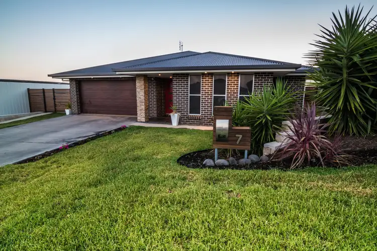 7 Vaucluse Place, Parkes NSW 2870