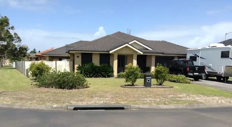 12 Garden Way, Tanilba Bay NSW 2319