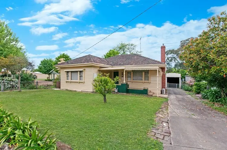 26 Ballarat Rd, Hamilton VIC 3300
