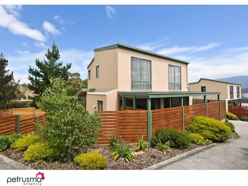 Main view of Homely unit listing, 1/1 Owen Court, Lindisfarne TAS 7015