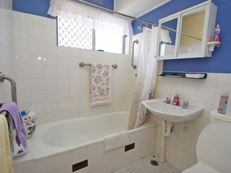 Fifth view of Homely unit listing, 2/25 Hall Street, Merewether NSW 2291