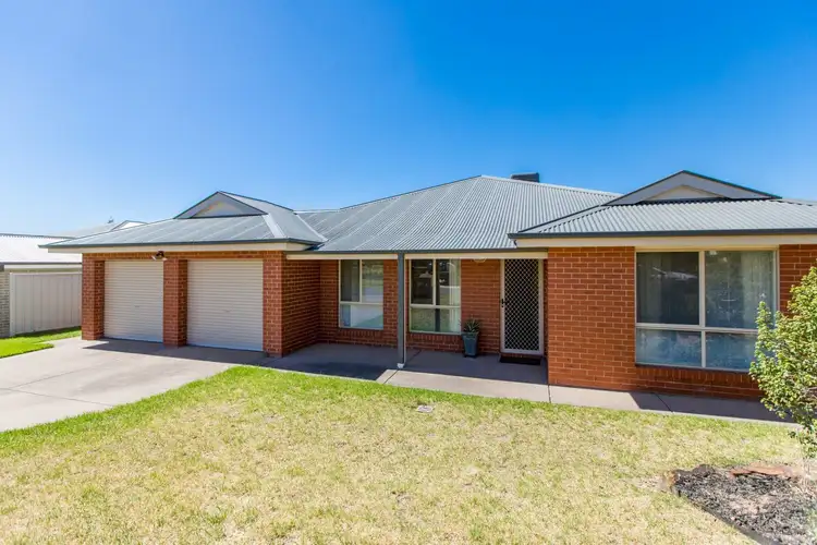 5 Tahara Crescent, Estella NSW 2650