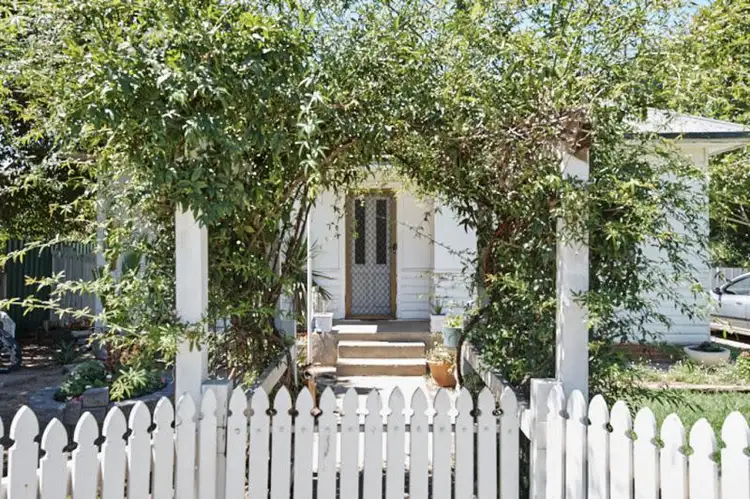 25 The Boulevarde, Kooringal NSW 2650