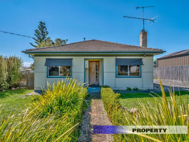 34 Law Street, Newborough VIC 3825