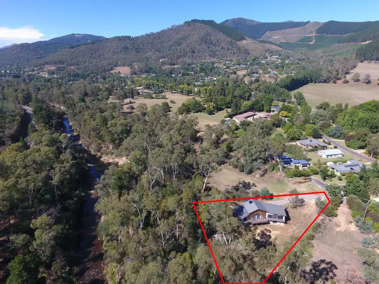 7 Kinchela Court, Bright VIC 3741