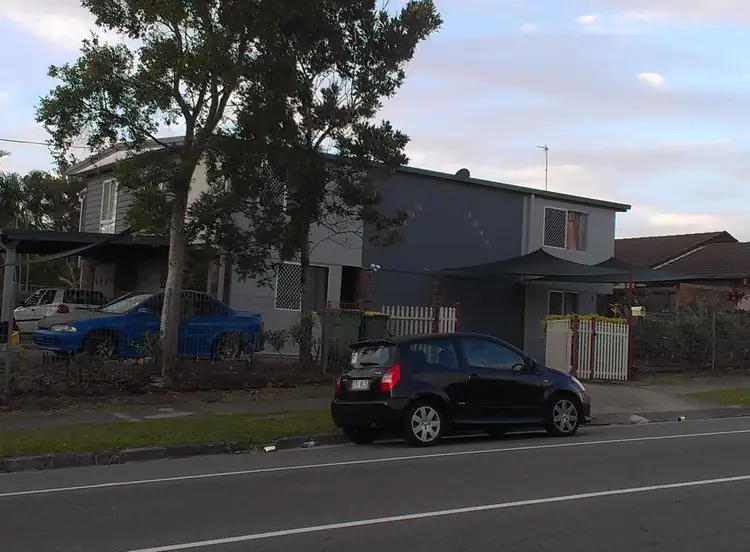 229 Central Street, Labrador QLD 4215