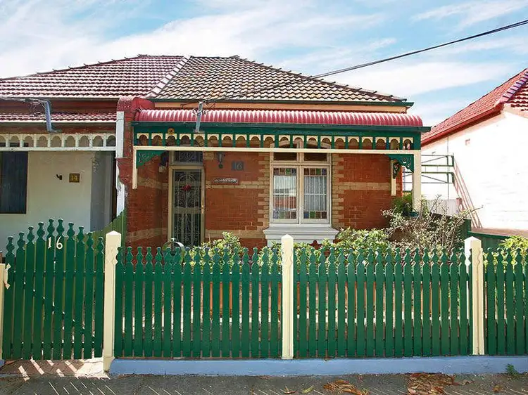 16 Frampton Ave, Marrickville NSW 2204