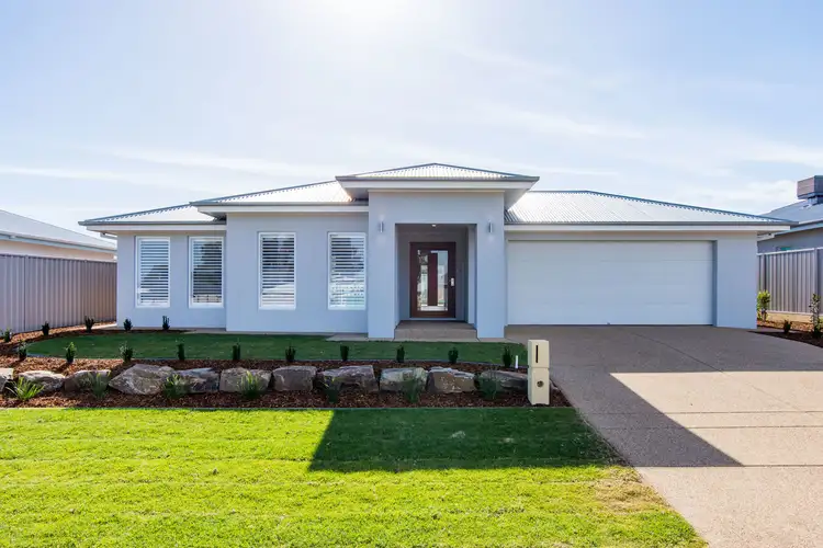 12 Yenda Avenue, Gobbagombalin NSW 2650