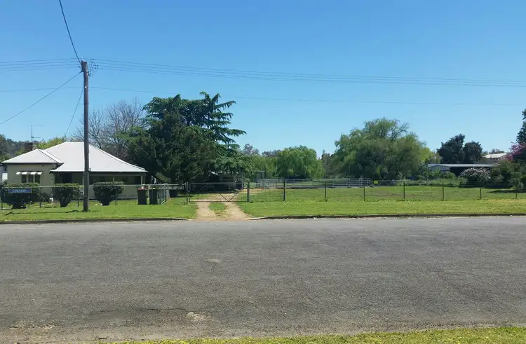 18 Rose Street, Quirindi NSW 2343
