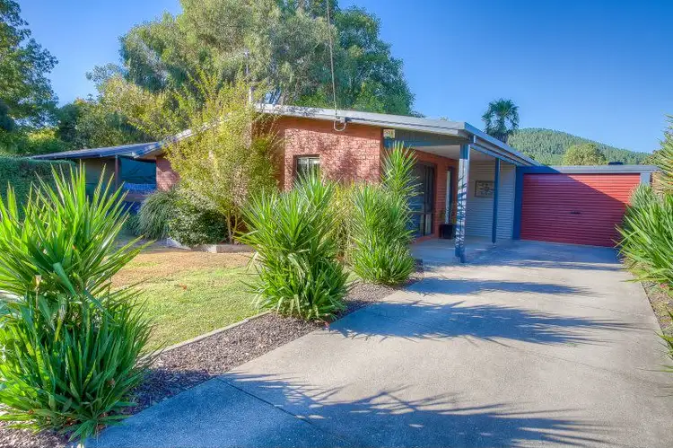 4 Francis Street, Porepunkah VIC 3740