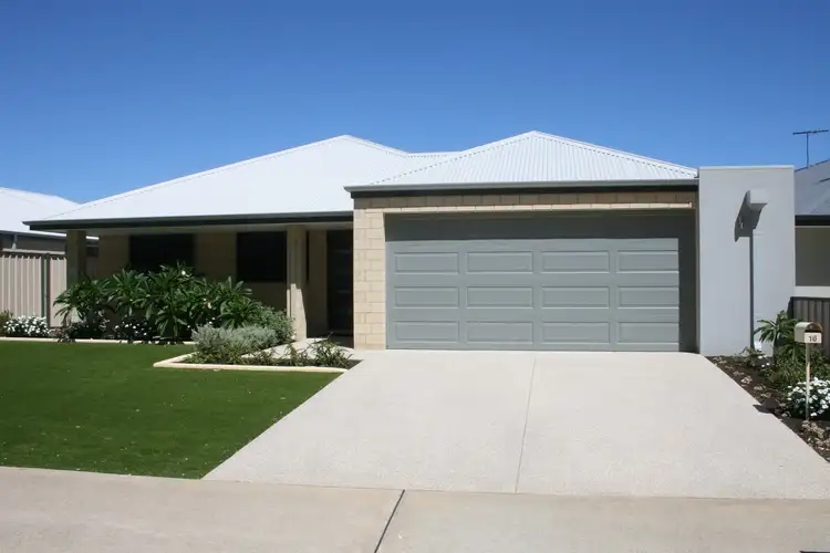 16 Pinegrove Vista, Meadow Springs WA 6210