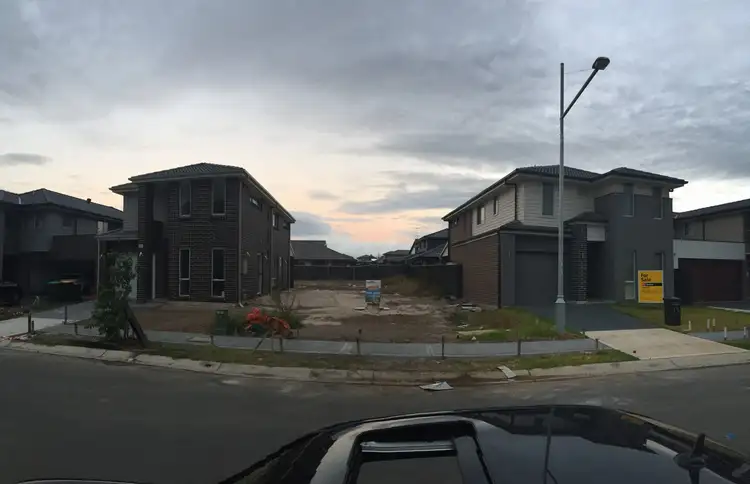 13 Sawsedge Avenue, Denham Court NSW 2565