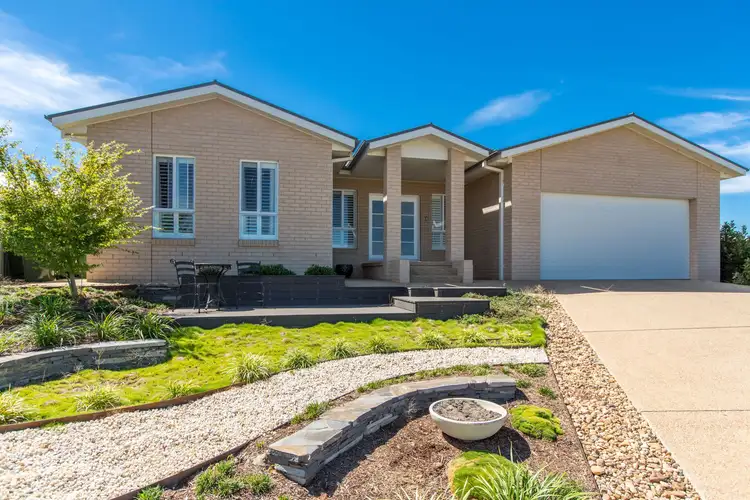 18 Comet Place, Estella NSW 2650