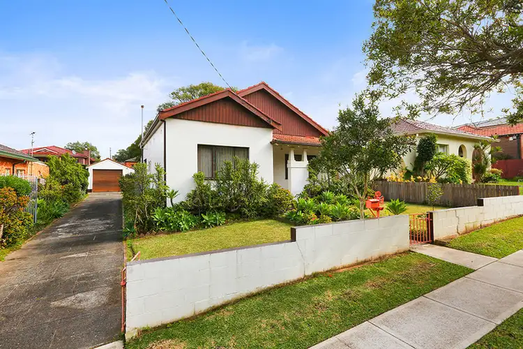 16 Noble Street, Concord NSW 2137