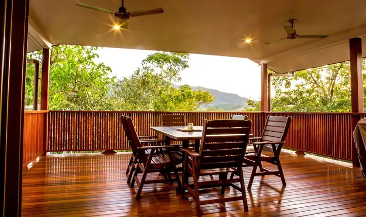 3 Raddle Court, Cannonvale QLD 4802
