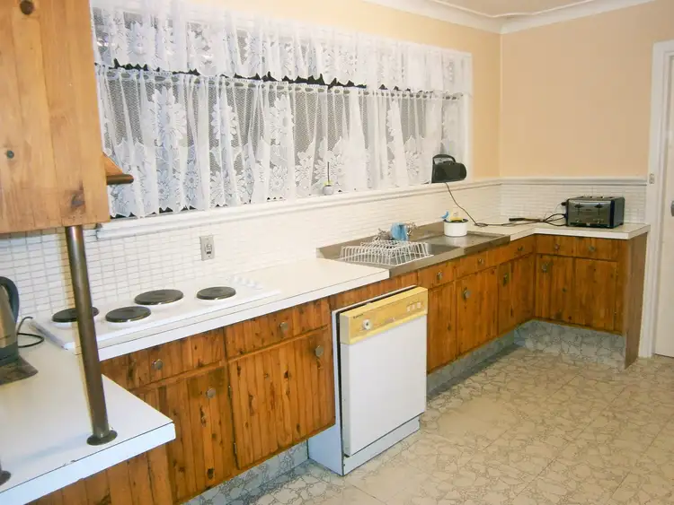 Fifth view of Homely house listing, 2 Crofton Avenue, Batlow NSW 2730