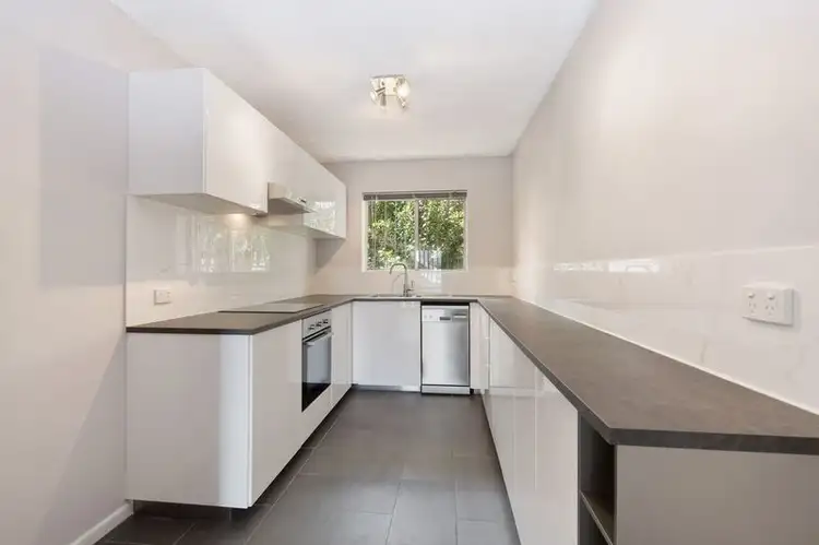 2/10 (OM) 04/06/2018 Stopford Street, Wooloowin QLD 4030