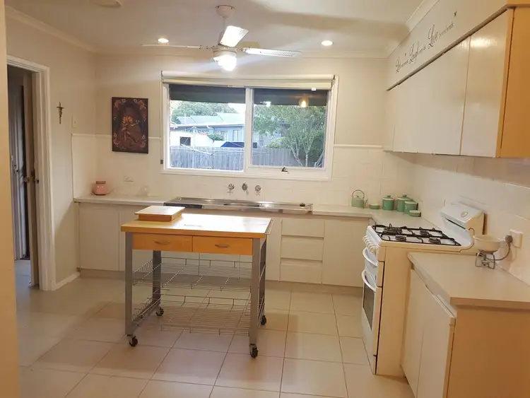 Sixth view of Homely house listing, 2 Milton Court, Traralgon VIC 3844