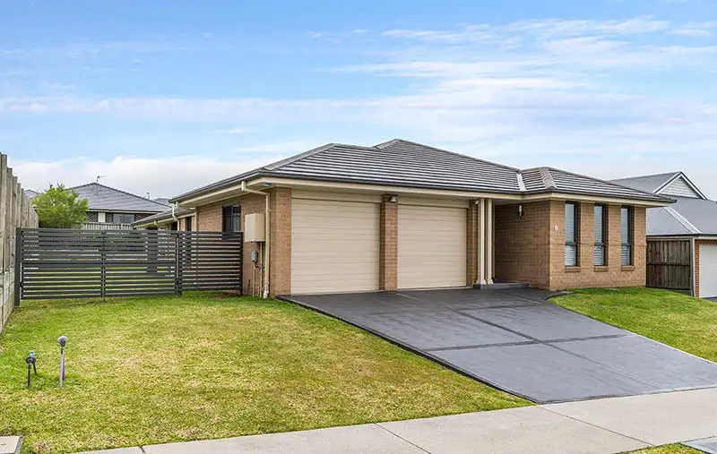Main view of Homely house listing, 6 Les Circuit, Gillieston Heights NSW 2321
