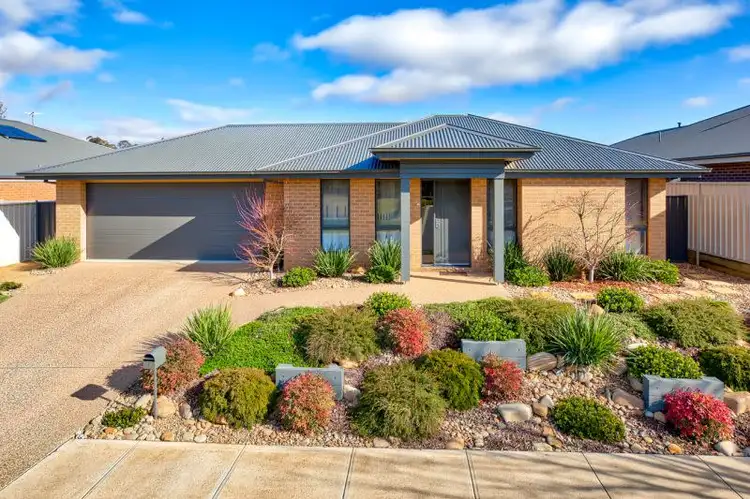 19 Pro Hart Drive, Baranduda VIC 3691