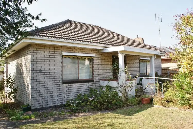 12 Monte Crescent, Moe VIC 3825
