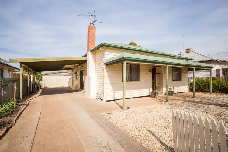 27 Edward Street, Horsham VIC 3400