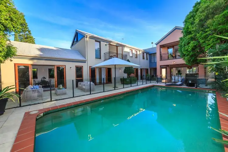 25 Charolais Crescent, Benowa Waters QLD 4217