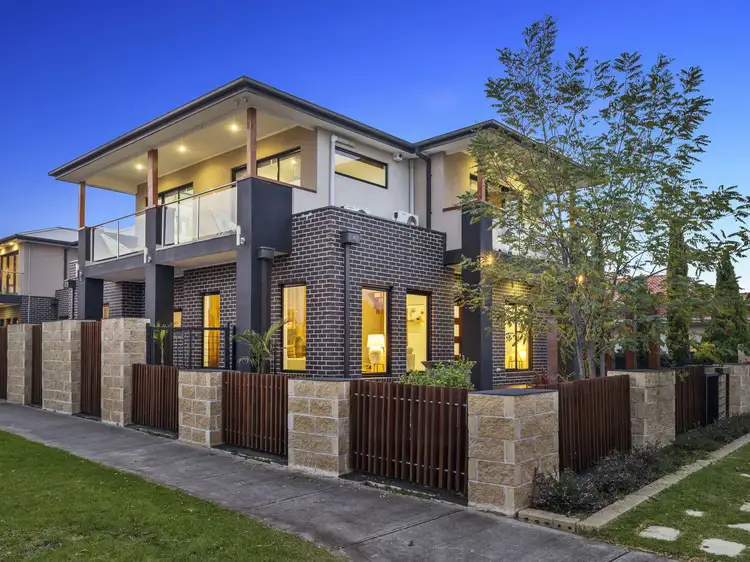 64 Honeyeater Crescent