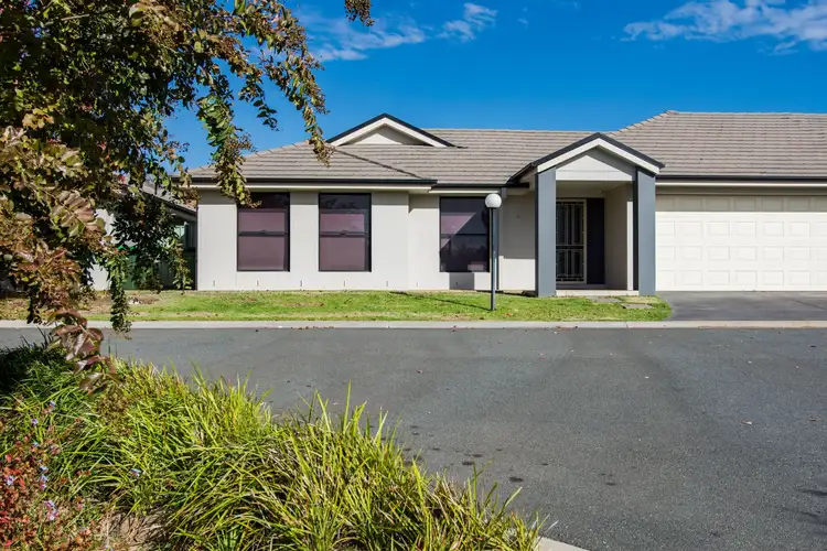 4/1 McKeown Street, Estella NSW 2650