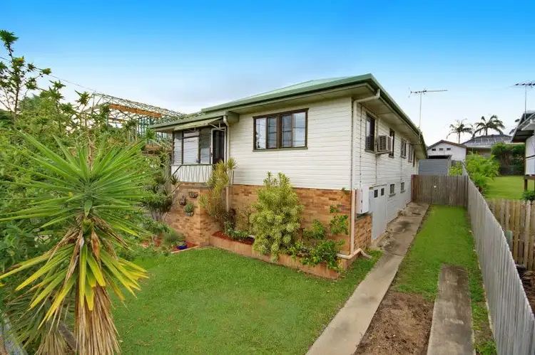 82 Boxgrove Avenue, Wynnum QLD 4178