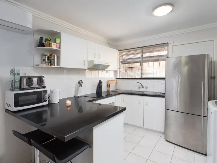 2/87 Sunshine Parade, Miami QLD 4220