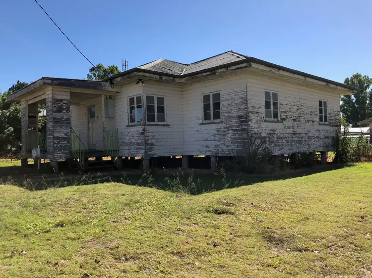 17 Russell Street, Chinchilla QLD 4413