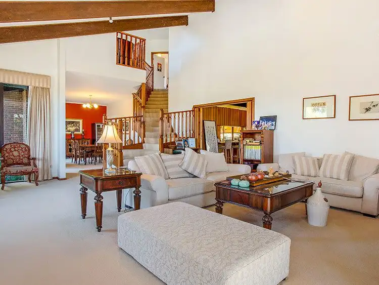 31 Winterton Dr, Wheelers Hill VIC 3150