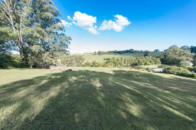 25 Angus Crescent, Kureelpa QLD 4560