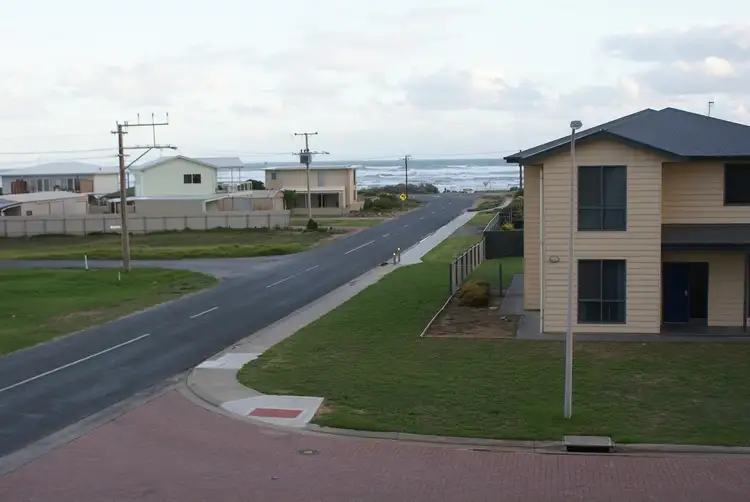 11 Chapman Road, Middleton SA 5213