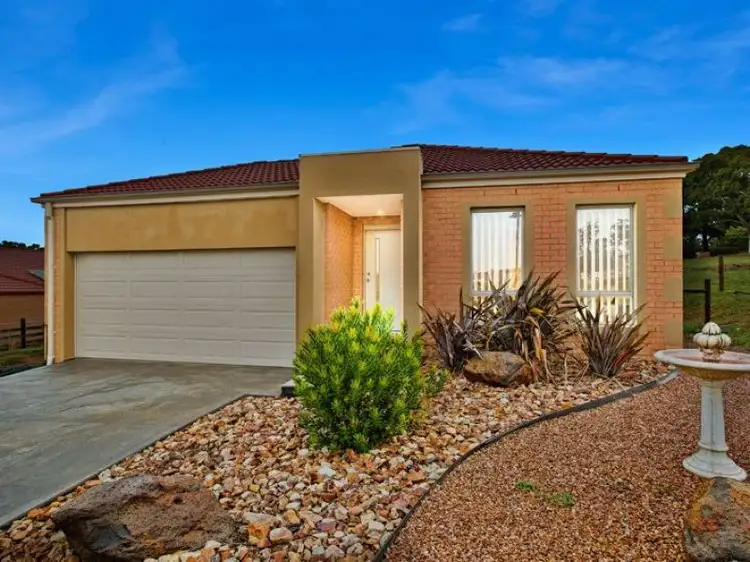35 CARMELO COURT, Hidden Valley VIC 3756