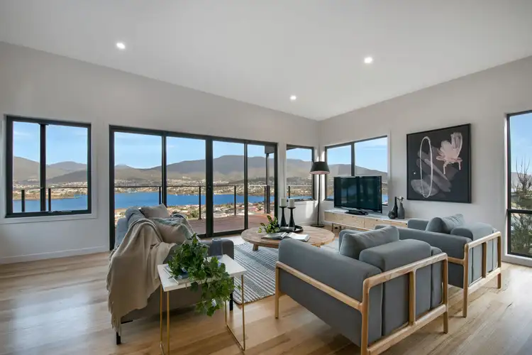 35 Grevillea Avenue, Old Beach TAS 7017
