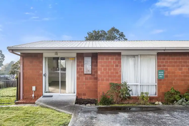 2/104 Abbotsfield Road, Claremont TAS 7011