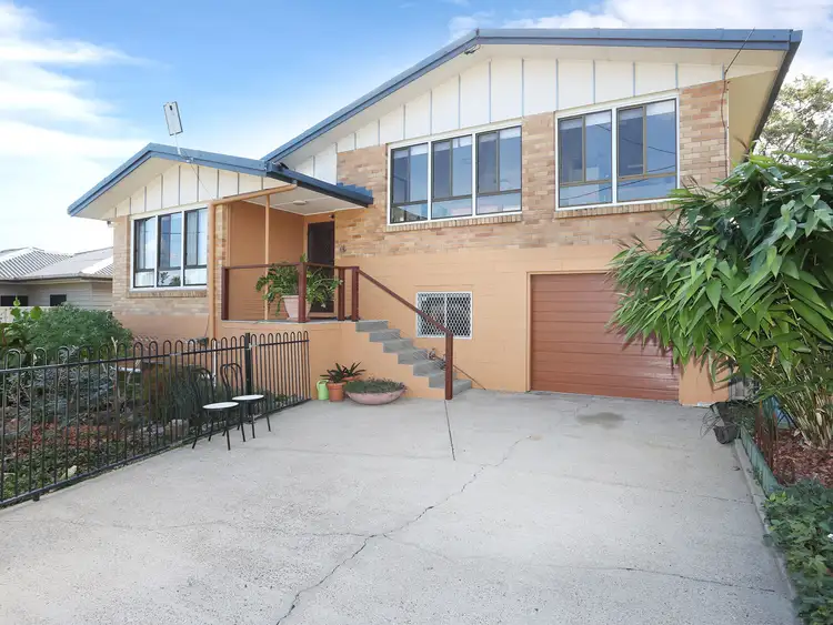 17 Heydon Avenue, Labrador QLD 4215