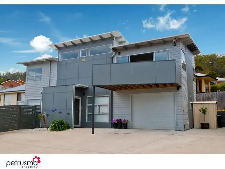 2/90 Oakdowns Parade, Oakdowns TAS 7019