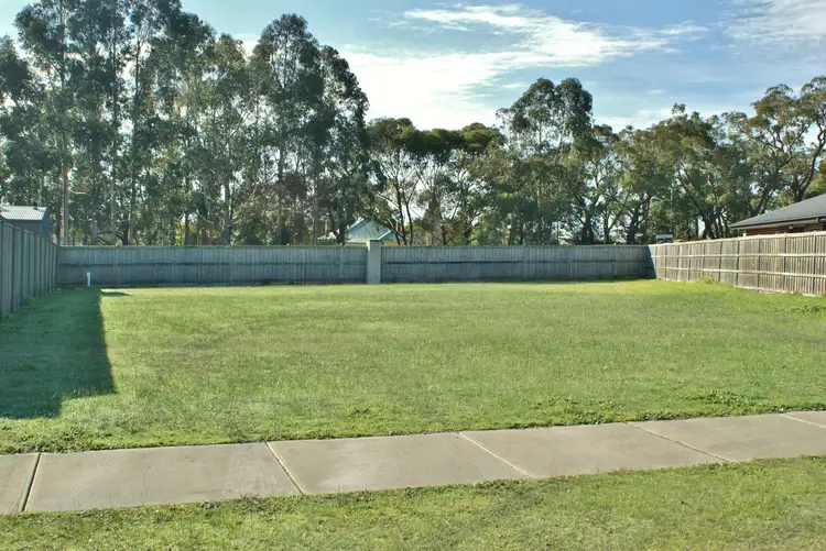 13 Harrison Boulevard, Newborough VIC 3825