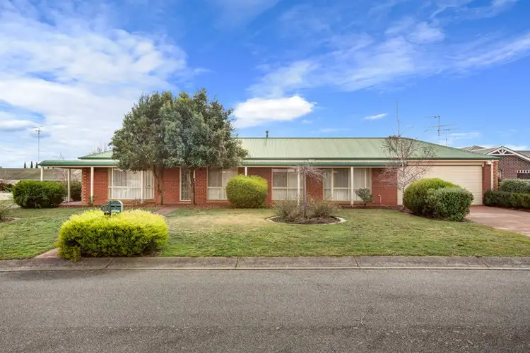 15 PONTISFORD COURT, Kilmore VIC 3764