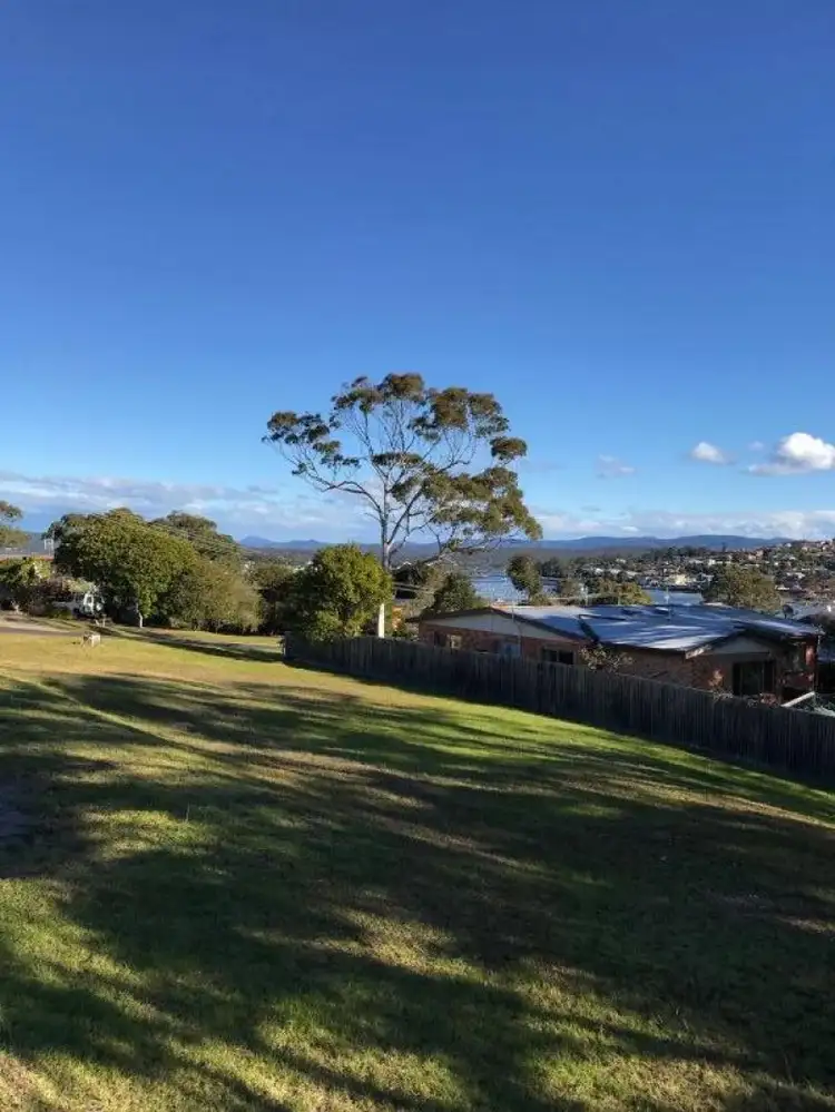61 Lakeview Avenue, Merimbula NSW 2548