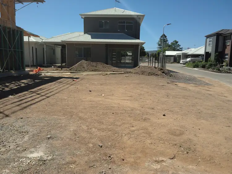 11 VineView Walk, Park Holme SA 5043