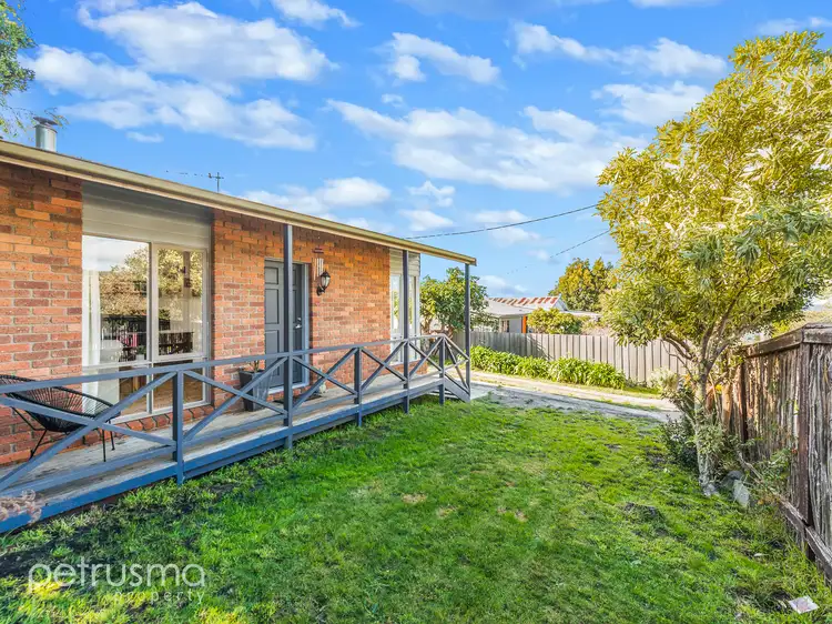 10 Gourlay Street, Blackmans Bay TAS 7052