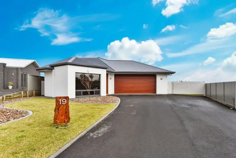 Main view of Homely house listing, 19 ST ANDREWS DRIVE, Mount Gambier SA 5290