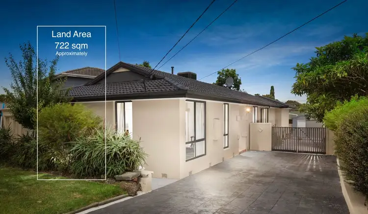 82 Allanfield Crescent, Boronia VIC 3155