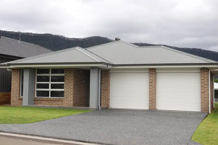 16 Lockheed Hudson drive, Horsley NSW 2530